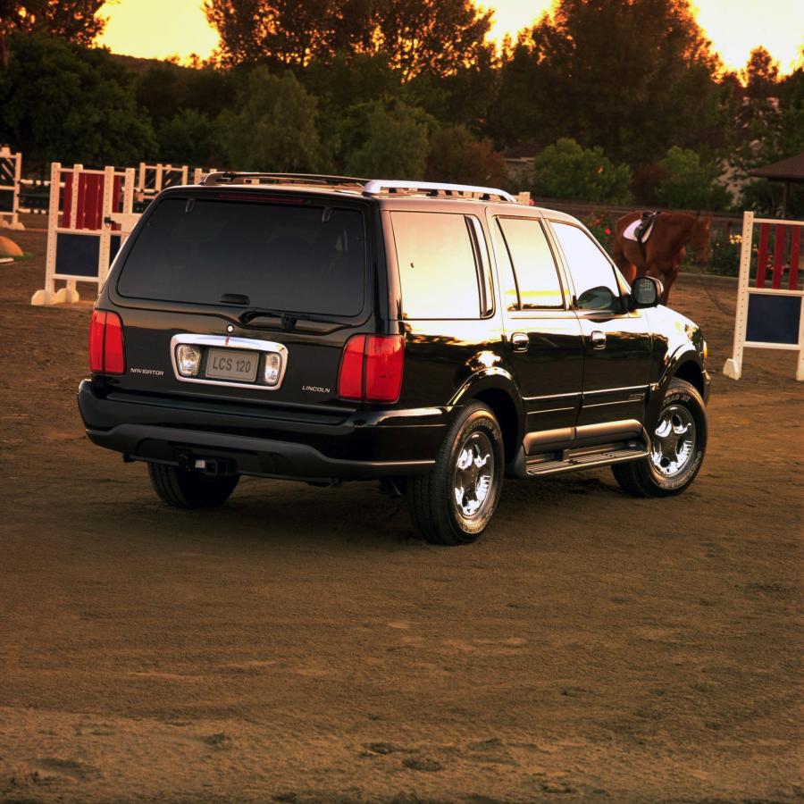  Lincoln Navigator 1998 года  (фото 23 из 72)